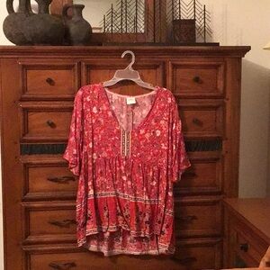 New, woman’s extra large short sleeve Knox Rose top with tags.